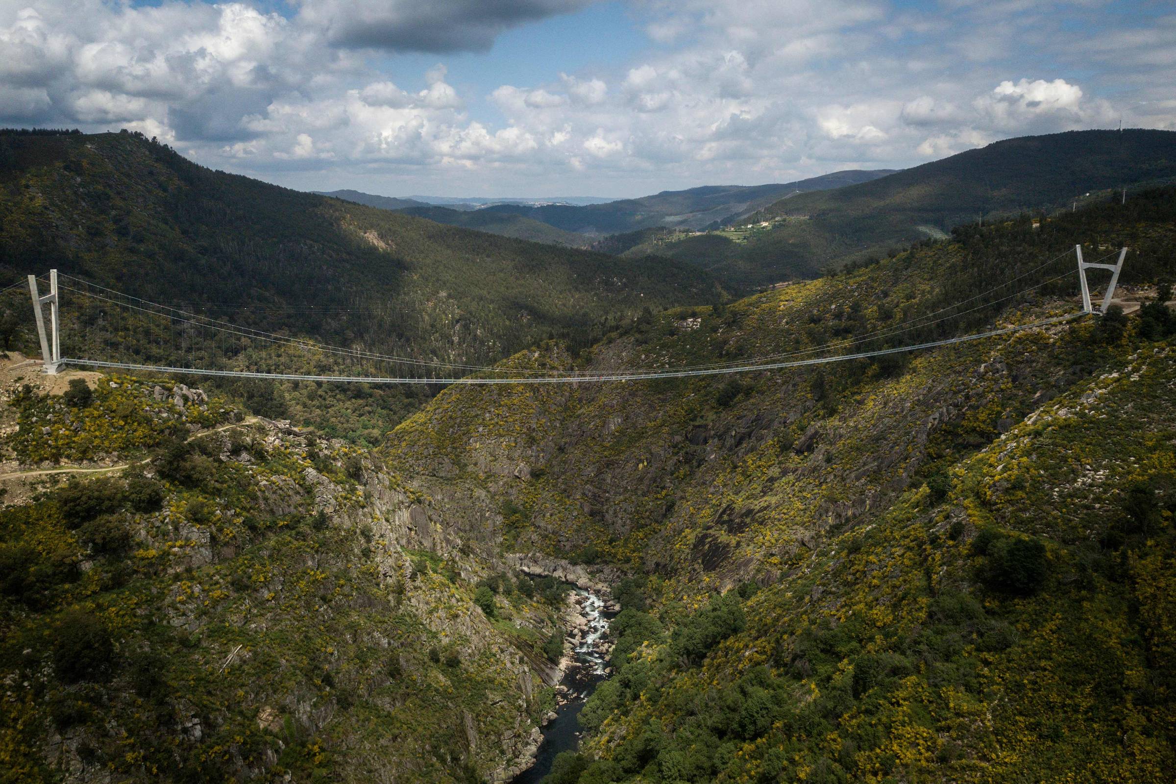 Passarela de Arouca com 516 metros de extensão e 175 metros de altura