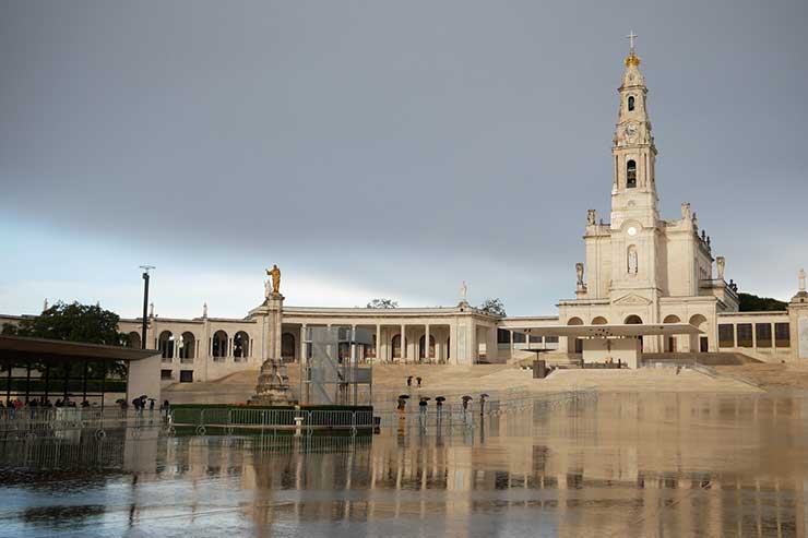 Santuario de Fatima Portugal.jpg
